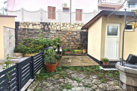 OPATIJA,IČIĆI- stan s parkingom, prvi red do mora