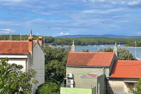 Insel KRK – PUNAT, CHARMANTES STEINHAUS – 100 m VOM MEER ENTFERNT!