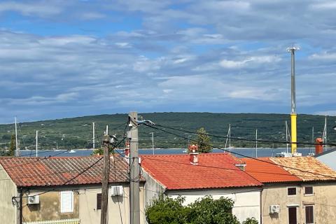 Insel KRK – PUNAT, CHARMANTES STEINHAUS – 100 m VOM MEER ENTFERNT!