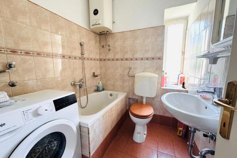 Rijeka- stan za najam, 7 radnika