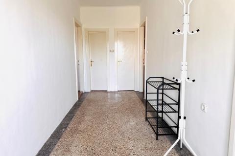 Rijeka- stan za najam, 7 radnika