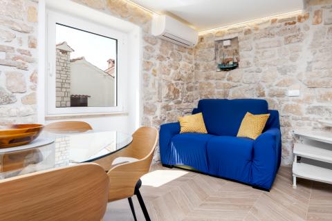 Istra,Rovinj, kuća u mirnoj ulici, centar, pogled more