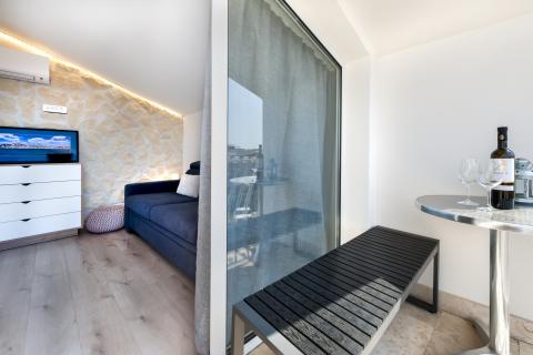 Istra,Rovinj, kuća u mirnoj ulici, centar, pogled more