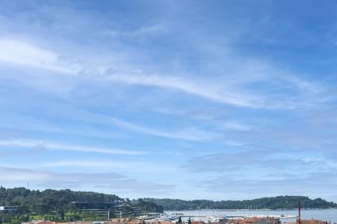 Istra,Rovinj, kuća u mirnoj ulici, centar, pogled more