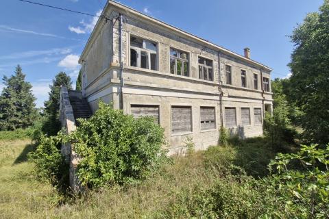 Istra, Kujići – Povijesna zgrada s velikim investicijskim potencijalom