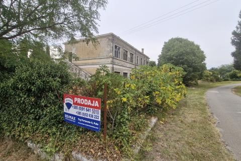 Istra, Kujići – Povijesna zgrada s velikim investicijskim potencijalom