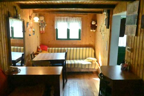 Kloštar Ivanić / Bešlinec - kuća s vrtom i voćnjakom