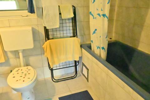 Kloštar Ivanić / Bešlinec - kuća s vrtom i voćnjakom