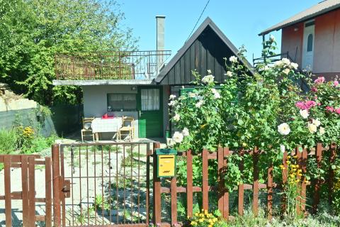 Kloštar Ivanić / Bešlinec - kuća s vrtom i voćnjakom