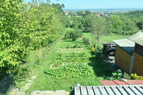 Kloštar Ivanić / Bešlinec - kuća s vrtom i voćnjakom