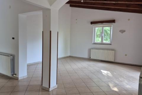 Istra, Žminj okolica - samostojeća kuća sa okućnicom 2 km od Žminja