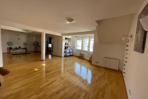 Zagreb, Trešnjevka – Stan na mirnoj lokaciji s terasom i pogledom