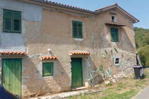 BRSEČ, starina za adaptaciju sa pogledom, 220 m2