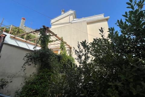 Insel Krk, Dobrinj, Haus mit Dachterrasse und Meerblick