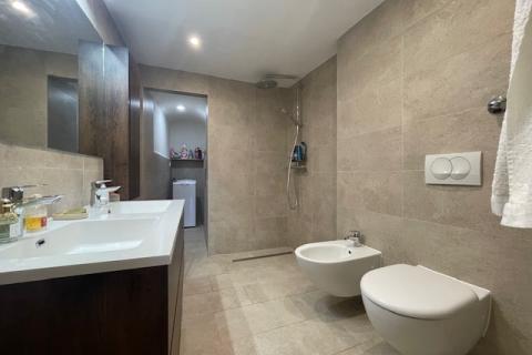 Insel Krk, Dobrinj, Haus mit Dachterrasse und Meerblick