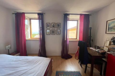 Insel Krk, Dobrinj, Haus mit Dachterrasse und Meerblick