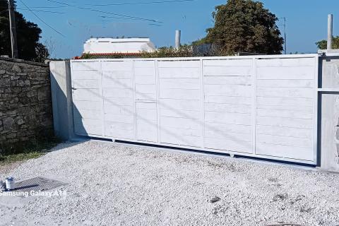 Istra, Svetvinčenat - zemljište s građevinskom dozvolom