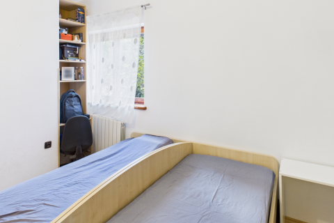 ISTRIA, ŽMINJ – Appartamento con giardino, cucina estiva e cantina