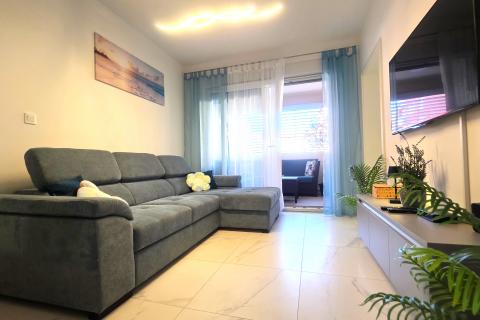 Istra,Umag-Luksuzni stan u prizemlju novogradnje