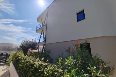 OTOK KRK-GRAD KRK apartman za prodaju u novogradnji 400 metara do mora