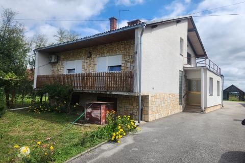 Garešnica, Velika Trnovitica 188 m2, prostrano imanje