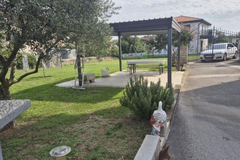 Istra, Poreč okolica - kamena kuća sa okućnicom 2 km od grada