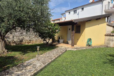 Istra, Poreč okolica - kamena kuća sa okućnicom 2 km od grada