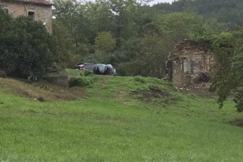 Istra, Cunjci - građeinski teren i ruševna kuća u nizu sa imanjem 