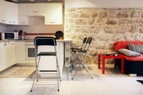 Istra, Rovinj, center, mirna ulica, popolnoma prenovljeno in opremljeno stanovanje 42 m²