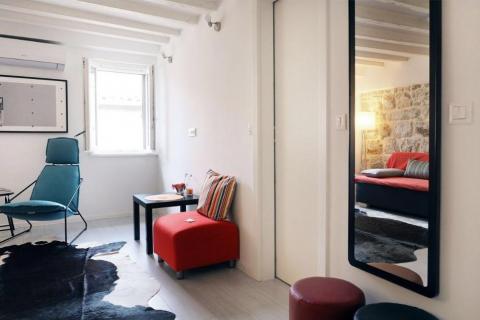 Istra, Rovinj, center, mirna ulica, popolnoma prenovljeno in opremljeno stanovanje 42 m²