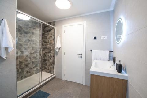 Rijeka, Stari Grad - stan 94 m² podijeljen u dva apartmana