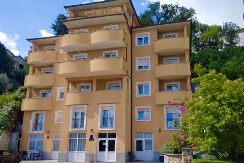 Opatija, blizina centra, kuća s 15 apartmana, uhodan posao