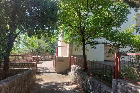 Jadranovo, 250m2 kuća s dva stana, pogled na more