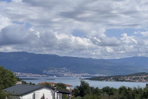 OTOK KRK-ČIŽIĆI apartman na prvom katu  3SS+DB-NOVOGRADNJA
