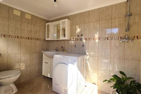 Istra,Umag-Dvije kuće s dozvolom za gradnju 6 stanova