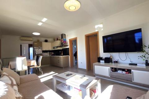 Istra,Umag-Dvije kuće s dozvolom za gradnju 6 stanova