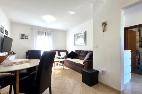 Istra,Umag-Dvije kuće s dozvolom za gradnju 6 stanova