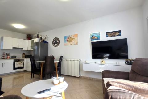 Istra,Umag-Dvije kuće s dozvolom za gradnju 6 stanova