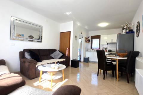 Istra,Umag-Dvije kuće s dozvolom za gradnju 6 stanova