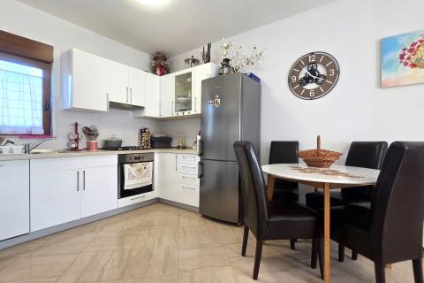 Istra,Umag-Dvije kuće s dozvolom za gradnju 6 stanova