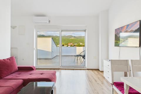 Novi Vinodolski - dvoetažni stan idealan za obitelj