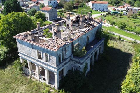 Istra, Kujići – Povijesna zgrada s velikim investicijskim potencijalom