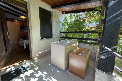 Novi Vinodolski, Bribir &ndash; house with 2 apartments and land