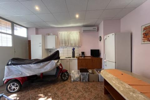 Novi Vinodolski, Bribir &ndash; house with 2 apartments and land