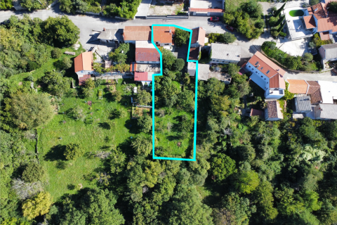Novi Vinodolski, Bribir &ndash; house with 2 apartments and land