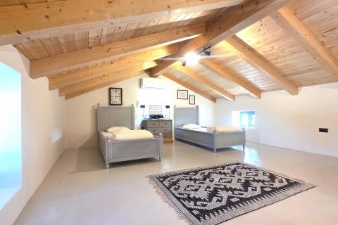 Istra,Buje-Triban-Renovinara kuća s bazenom