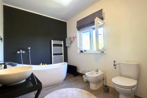 Istra,Lovrečica okolica-Samostojeća kuća s bazenom