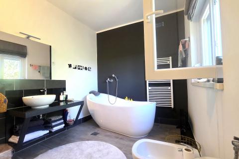 Istra,Lovrečica okolica-Samostojeća kuća s bazenom