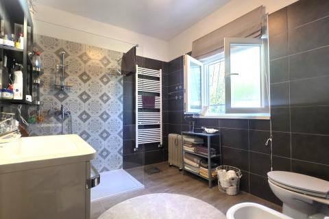 Istra,Lovrečica okolica-Samostojeća kuća s bazenom