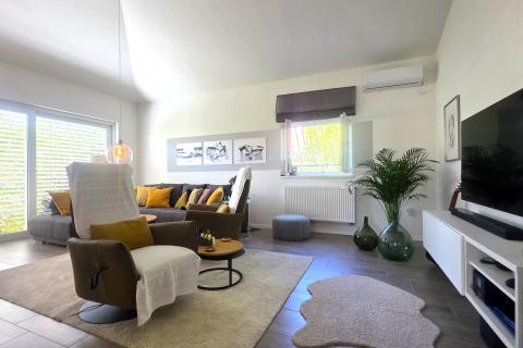 Istra,Lovrečica okolica-Samostojeća kuća s bazenom